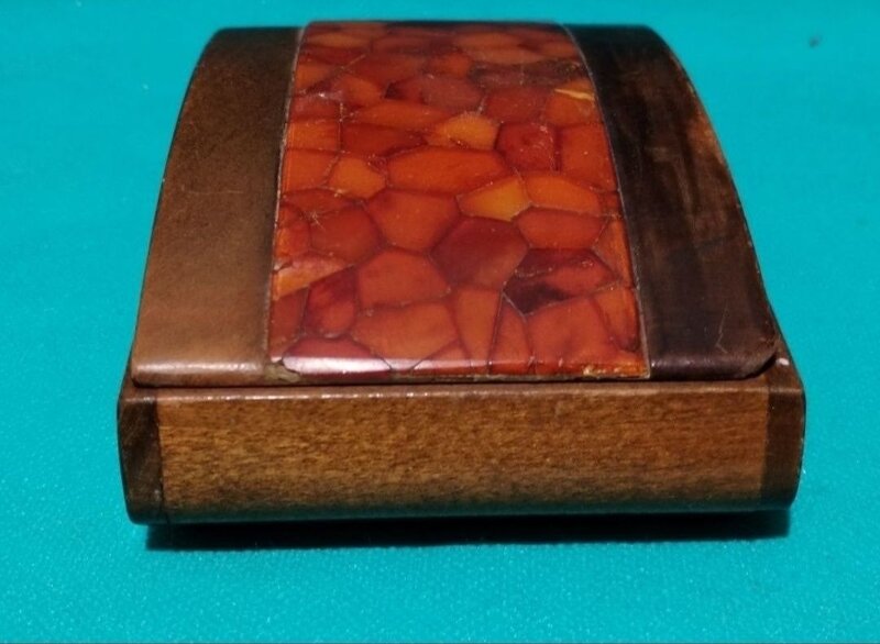 Dozator de tigarete Konigsberg cu chihlimbar, anii1920- 1930