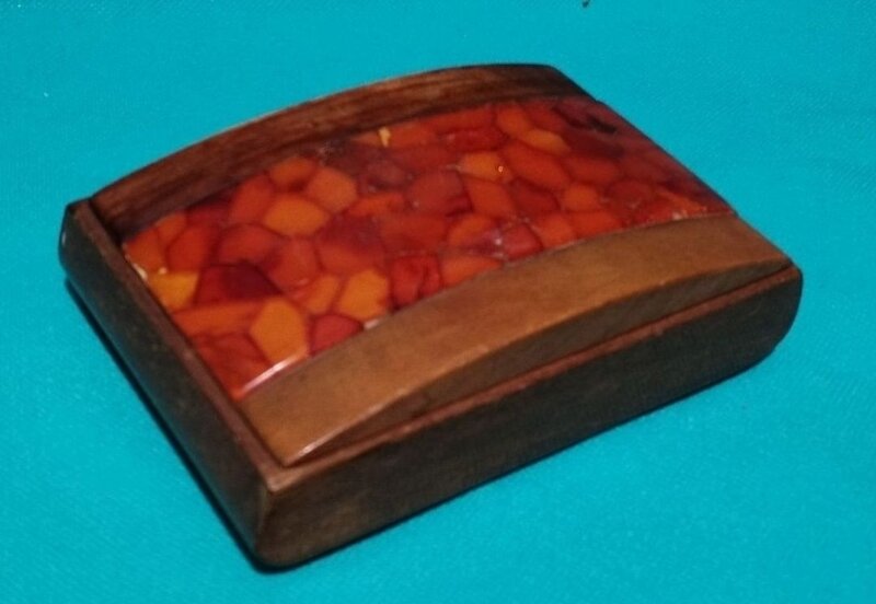 Dozator de tigarete Konigsberg cu chihlimbar, anii1920- 1930
